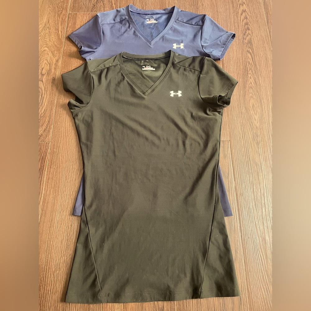 Set of 2 - Under Armour Heat Gear Fitted - womens medium. (Compression fit)